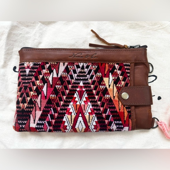 Nena & Co Essentials Clutch - Picture 1 of 4